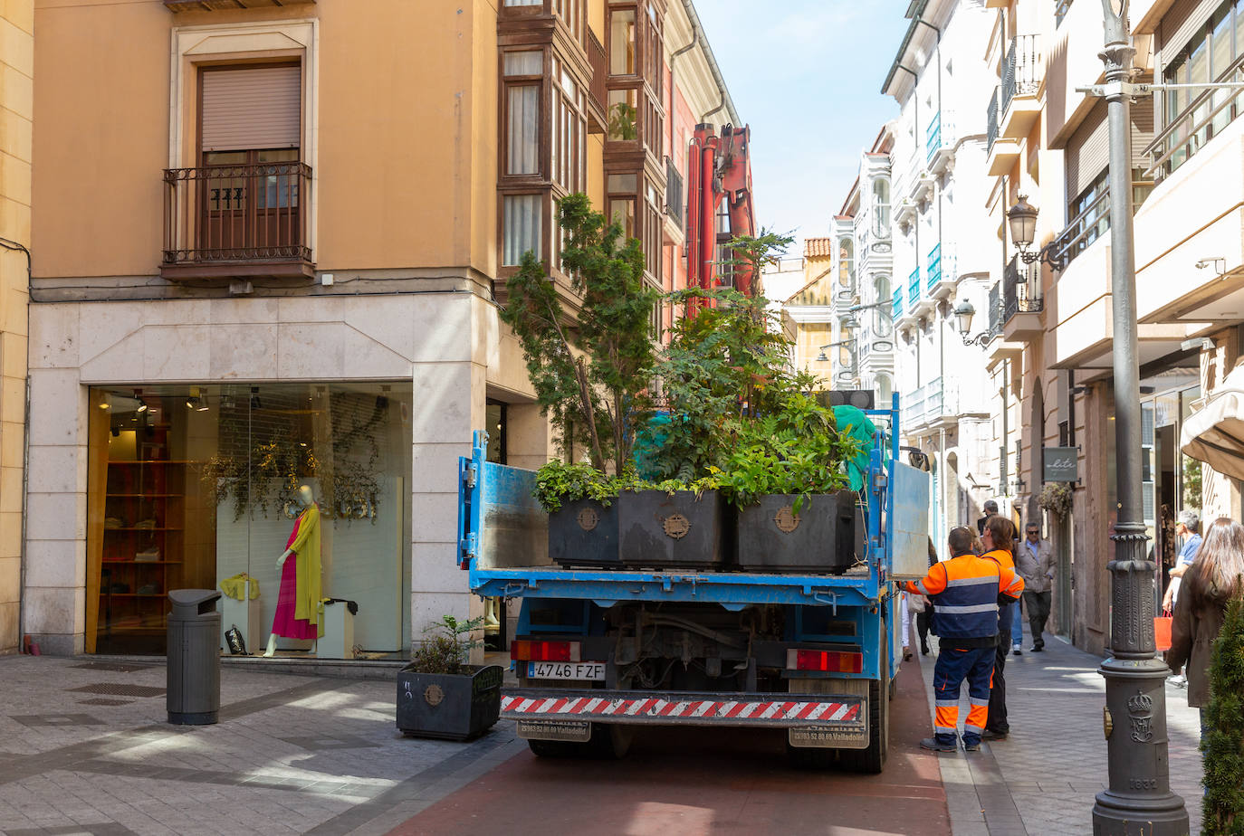 Nuevos bancos y jardineras en el centro de Valladolid