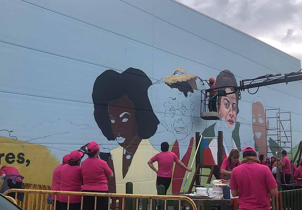 Mural dedicado a las mujeres en Mojados.