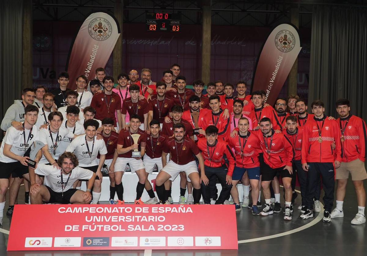 Imagen de las universidades ganadoras en fútbol sala, modalidad disputada la pasada semana en Valladolid.