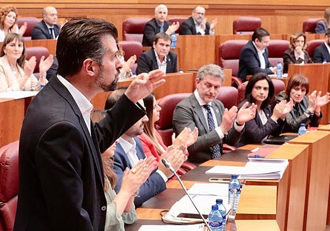 Luis Tudanca durante su debate con el presidente de la Junta.