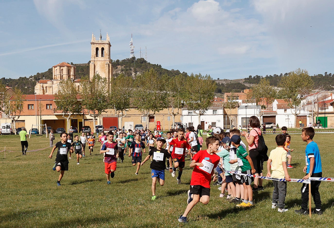 Zancadas solidarias por Siria en Villamuriel