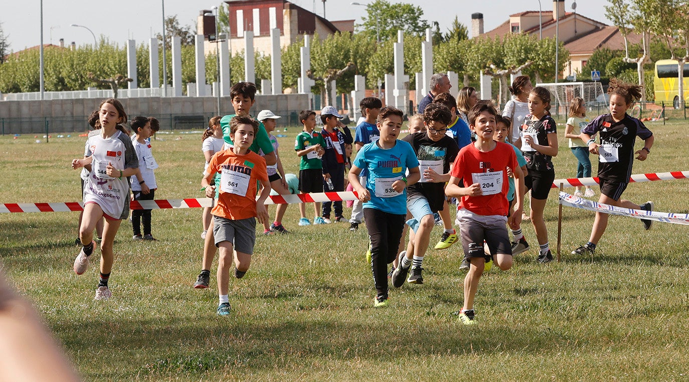 Zancadas solidarias por Siria en Villamuriel