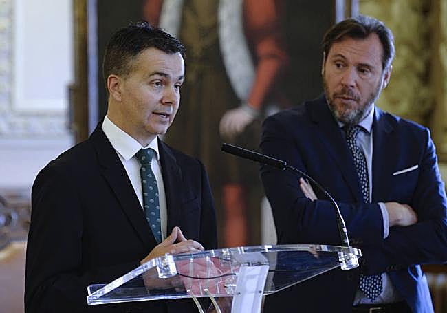 El nuevo ministro de Industria, Héctor Gómez, con el alcalde de Valladolid, Óscar Puente, esta semana.