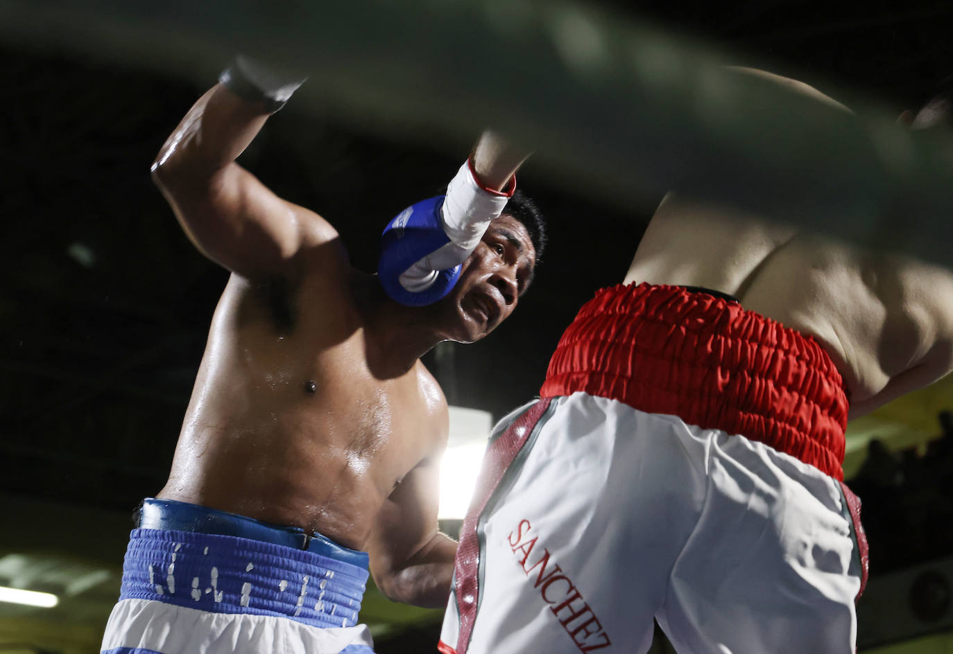 Velada de boxeo en el Polideportivo Huerta del Rey de Valladolid (1/2)