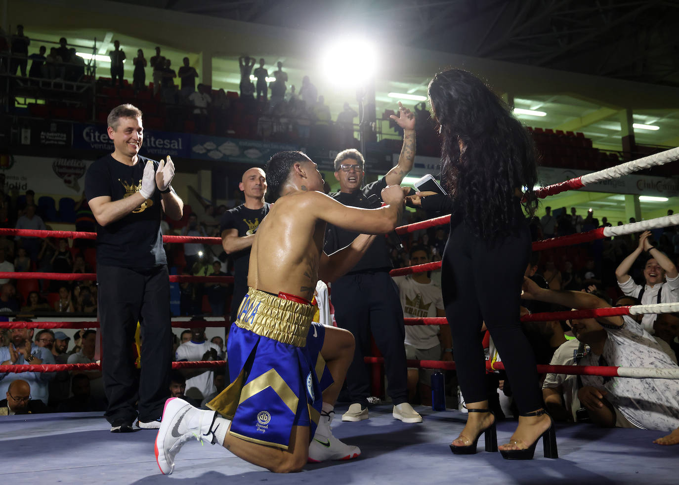 Velada de boxeo en el Polideportivo Huerta del Rey de Valladolid (2/2)