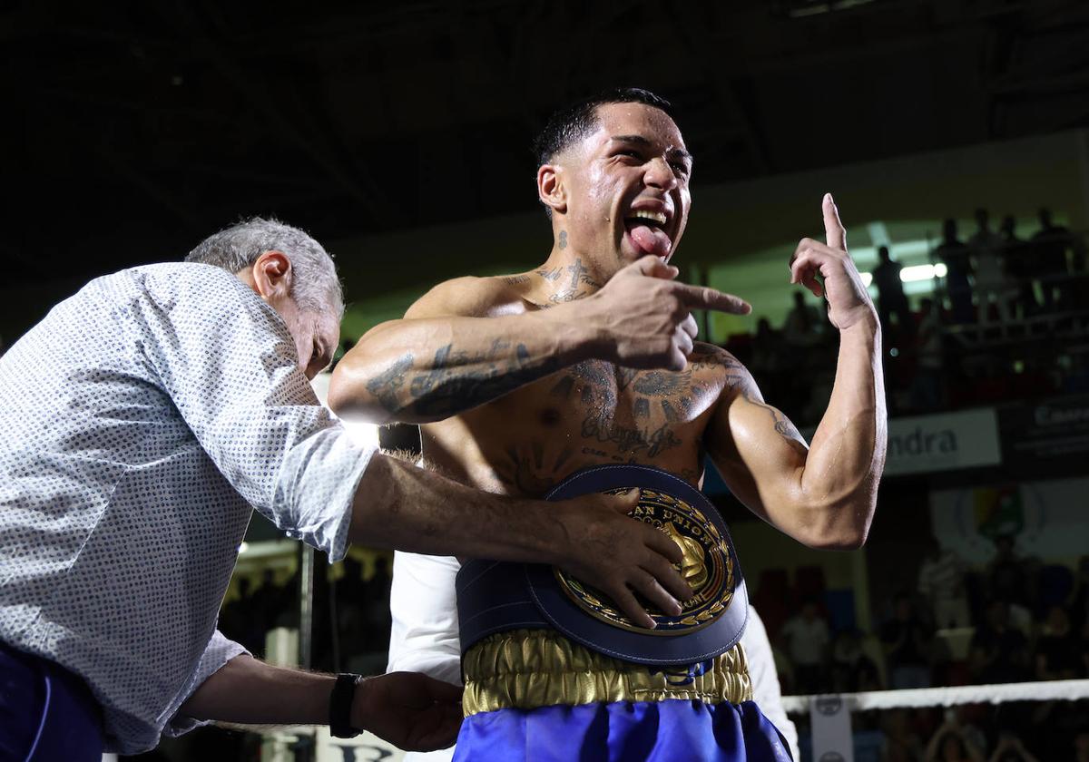 Velada de boxeo en el Polideportivo Huerta del Rey de Valladolid (2/2)