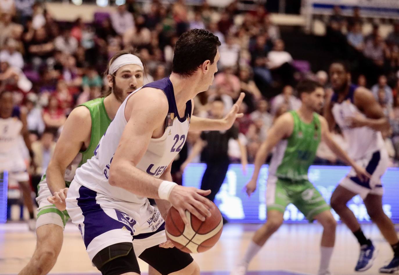 UEMC Real Valladolid Baloncesto 92 - 82 TAU Castelló