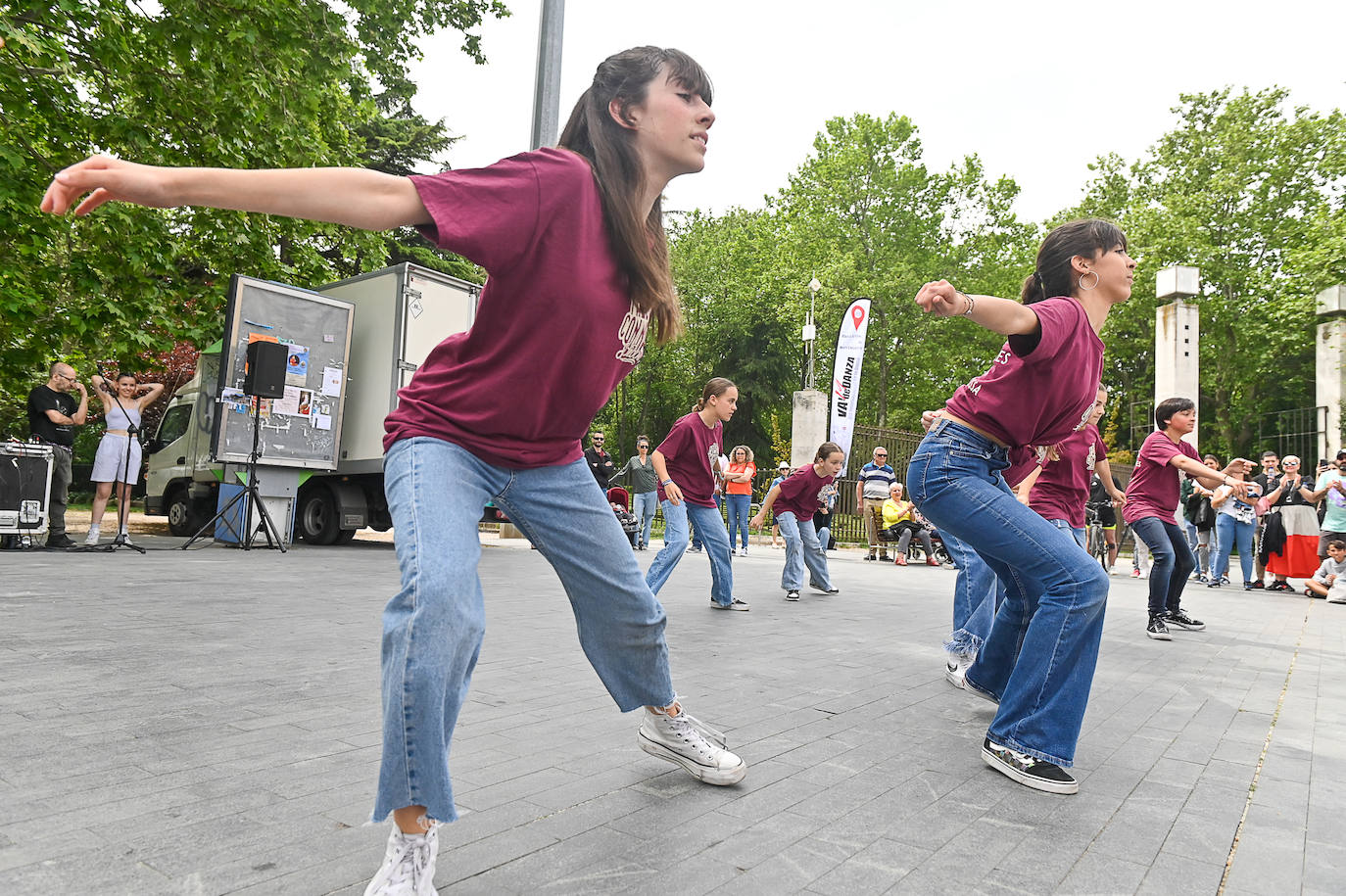 La Plaza de Portugalete de Valladolid celebra el Día Internacional de la Danza