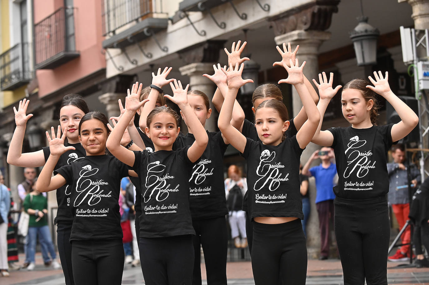 La Plaza de Portugalete de Valladolid celebra el Día Internacional de la Danza