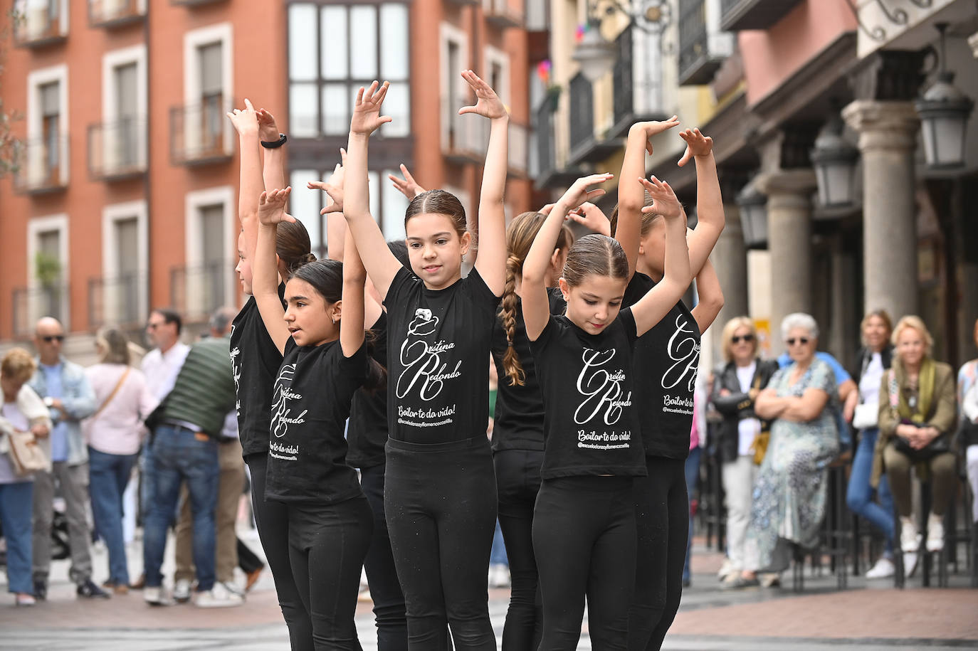 La Plaza de Portugalete de Valladolid celebra el Día Internacional de la Danza