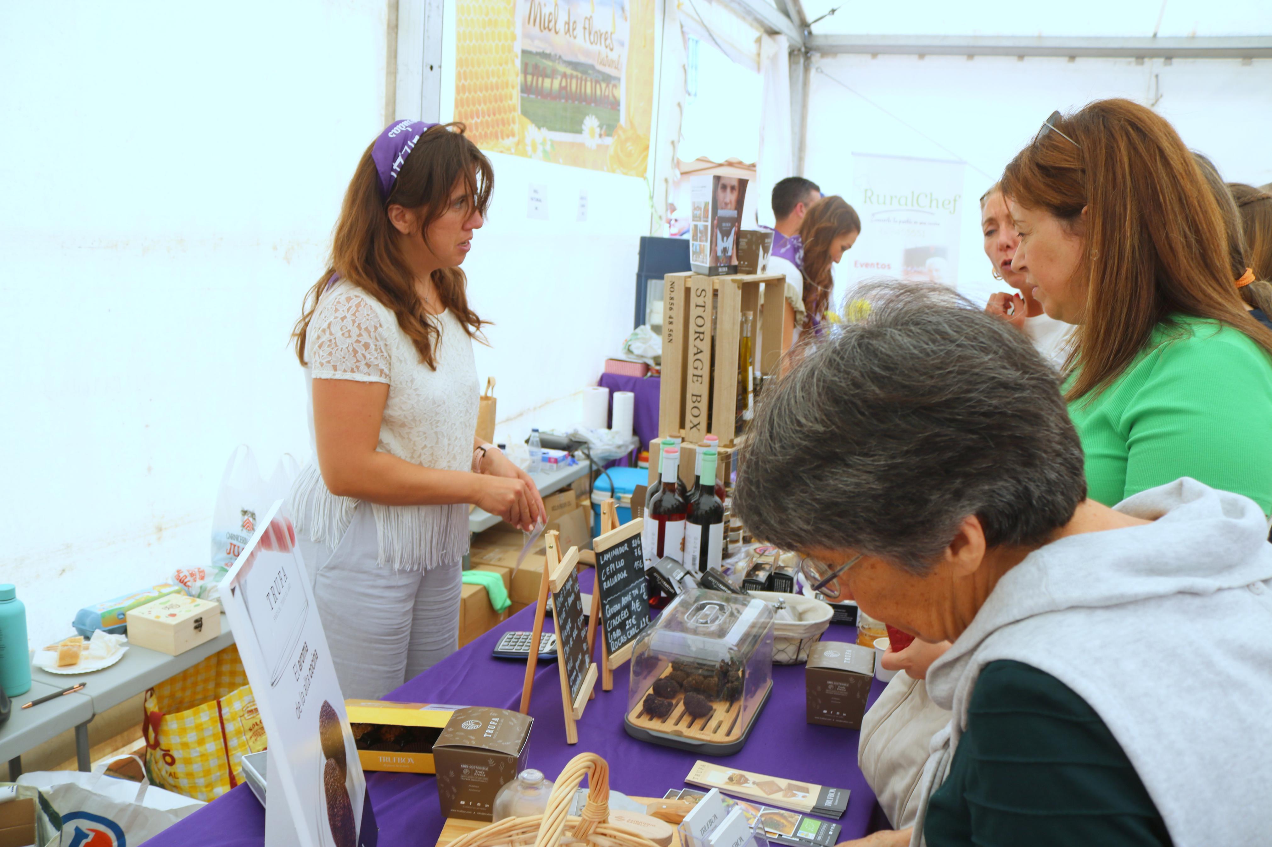 III Feria de &quot;Exaltación de las Lilas&quot; en Villaviudas