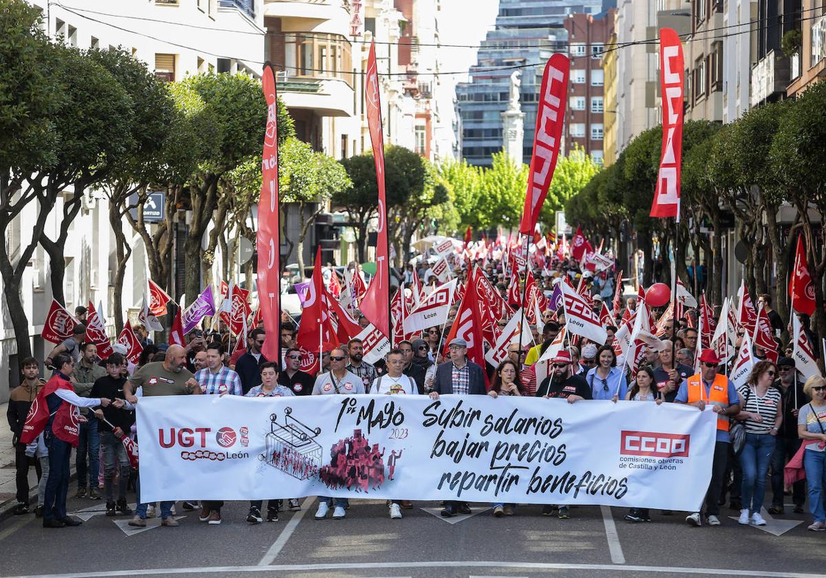 Manifestación del 1 de mayo por las calles de León.