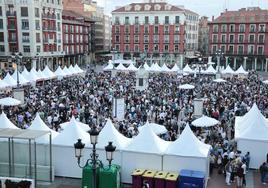 La Plaza Mayor de Valladolid durante la Feria del Vino de 2022.