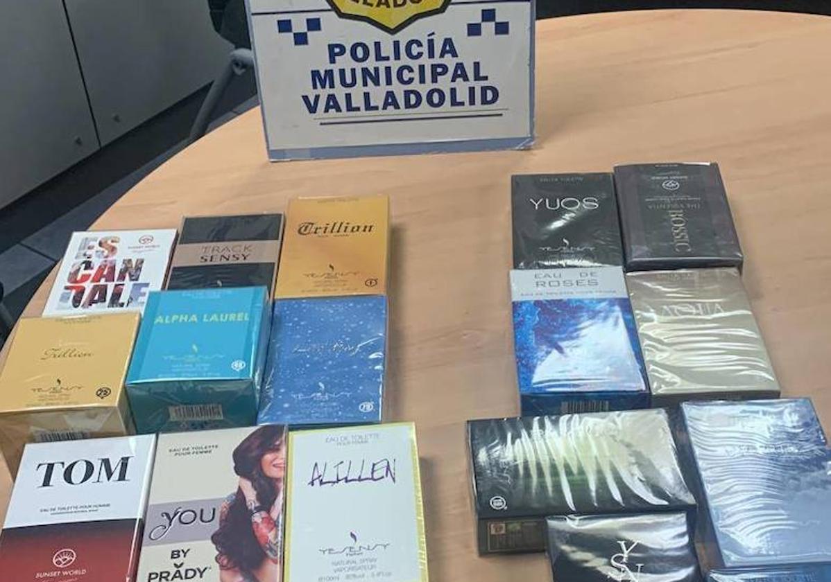 Los perfumes intervenidos por la Policía Local.