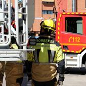 Arde el horno de una fábrica de aluminios en el Polígono San Cristóbal