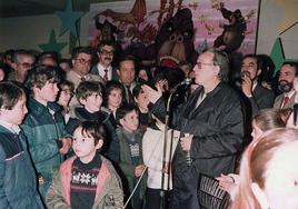 El párroco Millán Santos, durante la inauguración del actual centro cívico de Delicias.