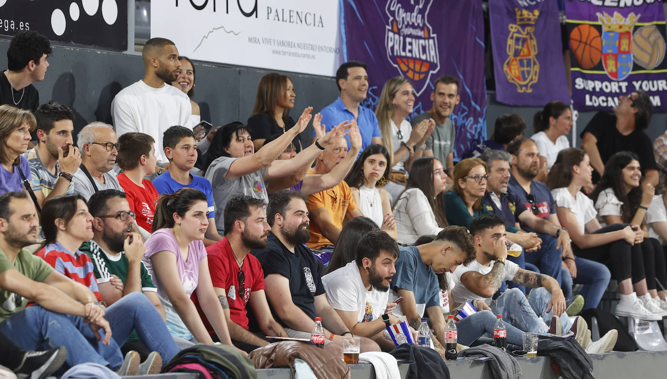 Búscate en la grada del Zunder Palencia y el Estudiantes