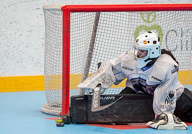 María Sierra, en la portería.