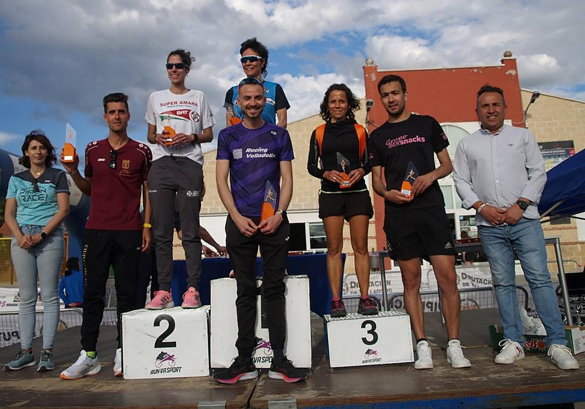 Podio de la prueba de los 10 kilómetros.