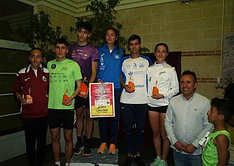 Imagen secundaria 1 - Hugo Tardón y Ana Isabel Villanueva dominan en el II Gran Premio del Piñón
