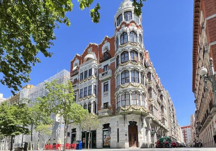 Imagen principal - La Casa del Príncipe de Valladolid en la que pernoctó una reina