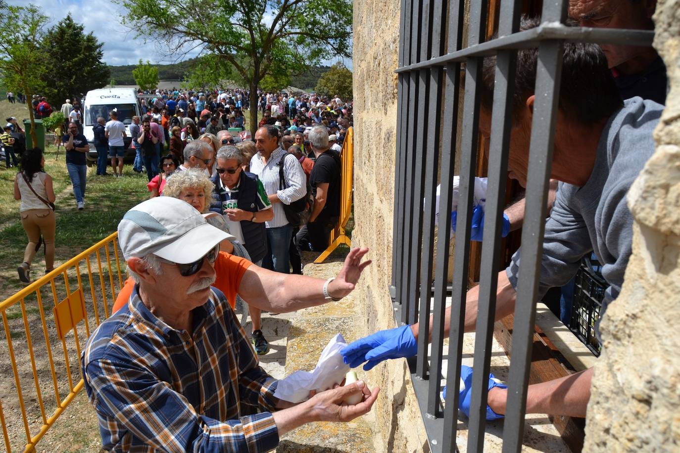 Más de 2.000 raciones de pan, queso y cebolla en Astudillo