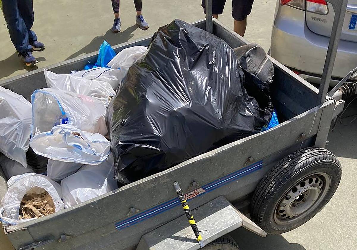 Los alumnos del Blas Sierra se unen contra la basura del Canal de Castilla