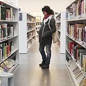 Los auxiliares de la Biblioteca Pública rechazan el convenio y convocan protestas