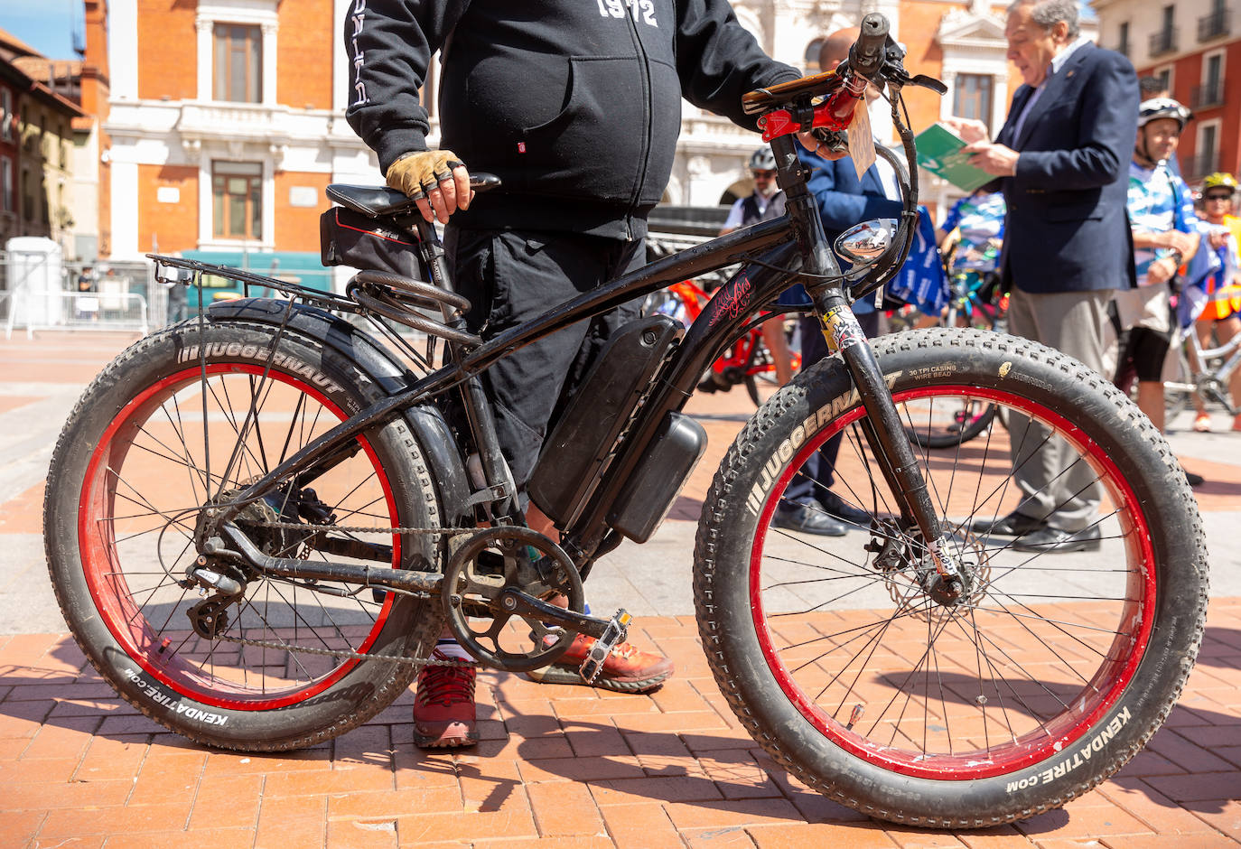 Imágenes de la salida de los ciclistas hacia Madrid