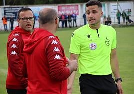 Miguel de la Fuente, en Astorga, en el último partido como técnico del Atlético Tordesillas.