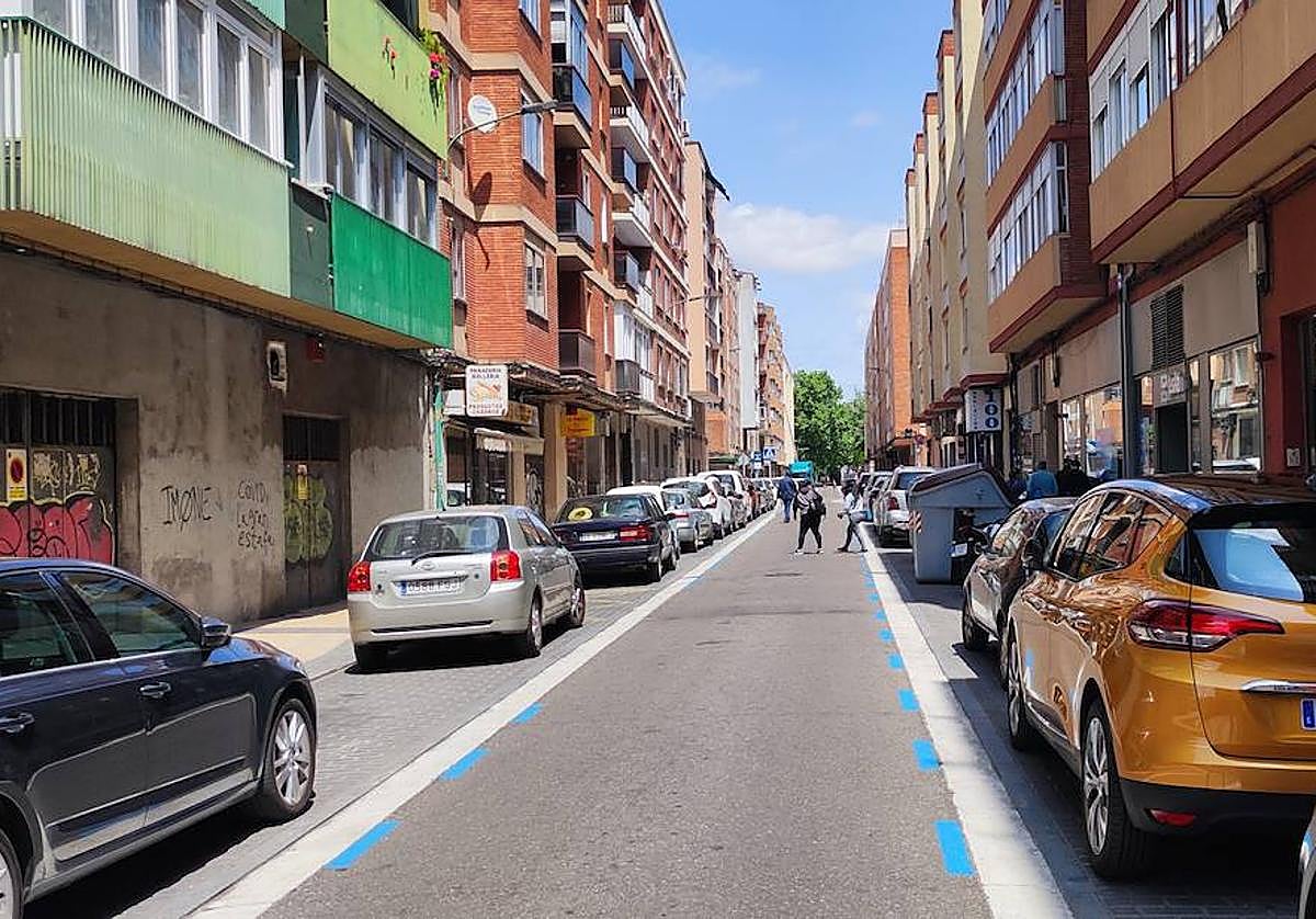 Calle Arzobispo Marcelo González, donde acudió la Policía tras el aviso del vecino.
