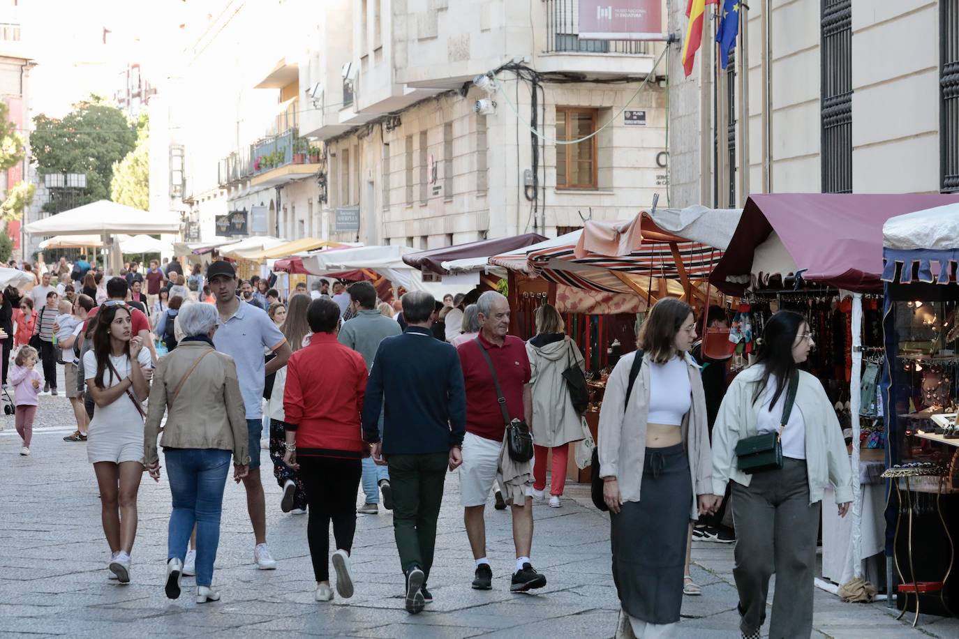 El Mercado Castellano toma la plaza de San Pablo en Valladolid