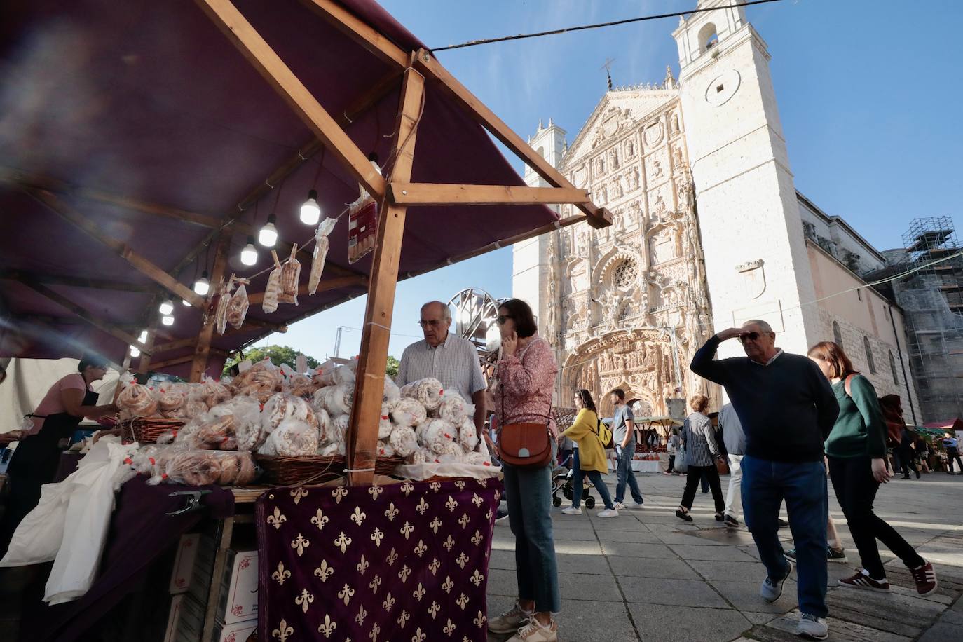 El Mercado Castellano toma la plaza de San Pablo en Valladolid