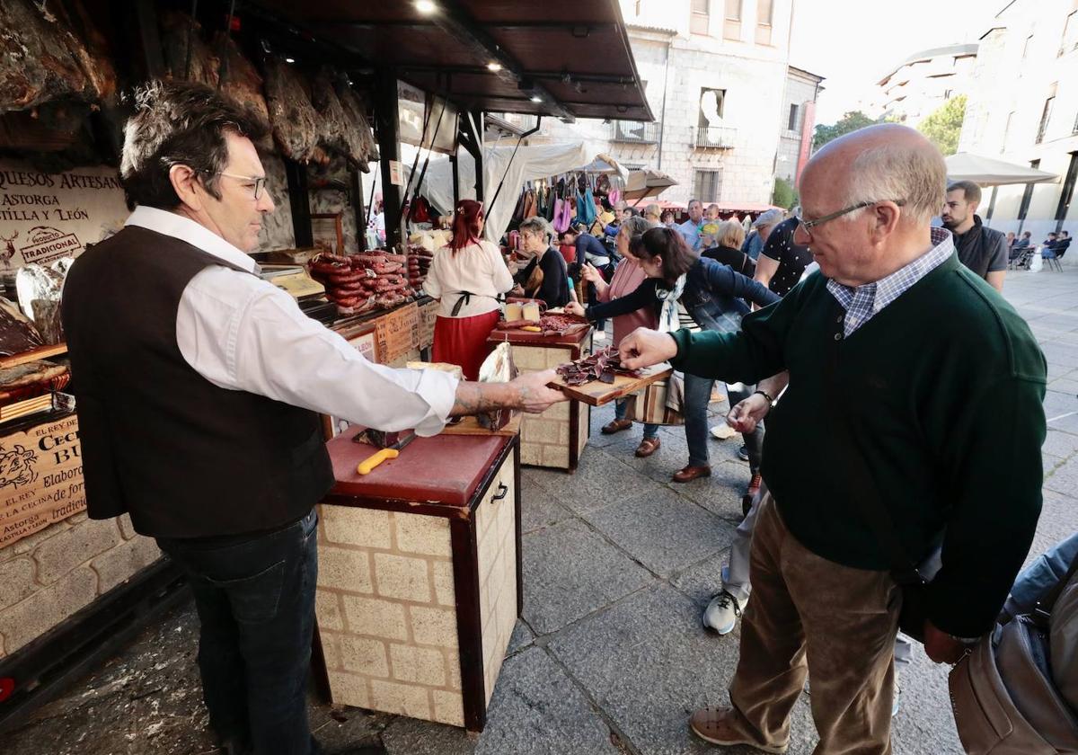 El Mercado Castellano toma la plaza de San Pablo en Valladolid