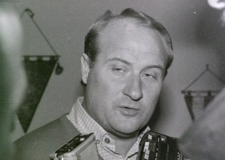 Imagen secundaria 1 - Comida de directivas con Nicolau Casaus, vicepresidente del Barcelona; el técnico Luis Costa y el jugador José Mario Cano.