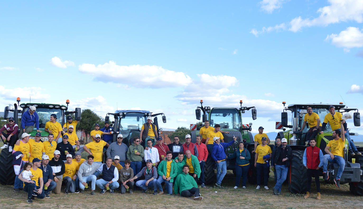 Concurso de habilidad con el tractor en Escarabajosa de Cabezas