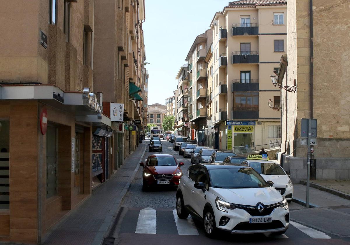 La calle Blanca de Silos acapara las prioridades de los partidos en el barrio de Santa Eulalia.