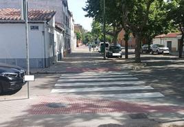 Paso de peatones en el barrio de Girón.