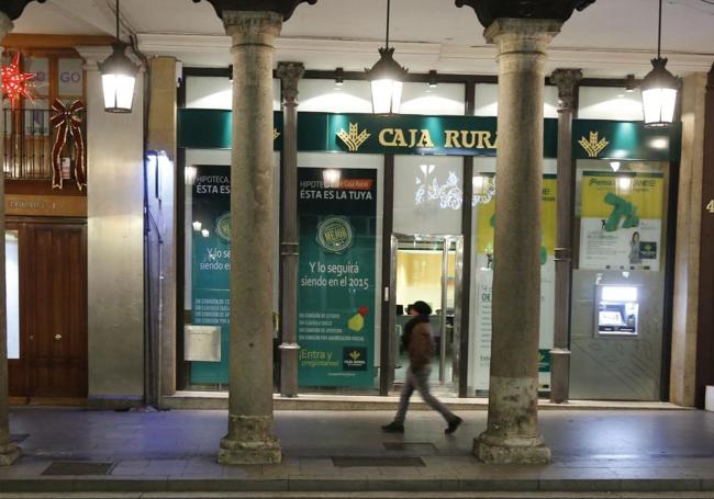 tienda SIDA Nadie Los bancos cierran 22 oficinas en un año mientras las cajas rurales abren  seis | El Norte de Castilla