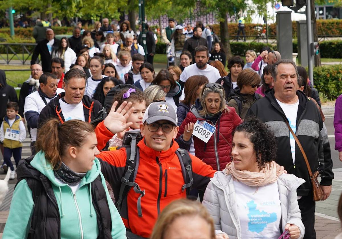 Participantes en la marcha solidaria de la diabetes.