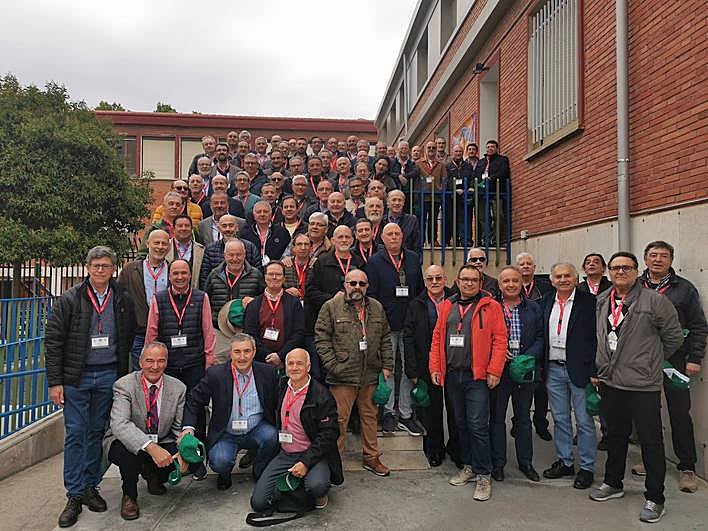 Foto de familia de los antiguos alumnos del Maristas CCV