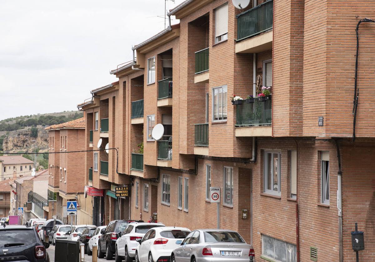 Bloque de la calle las Nieves donde tuvo lugar el incendio.