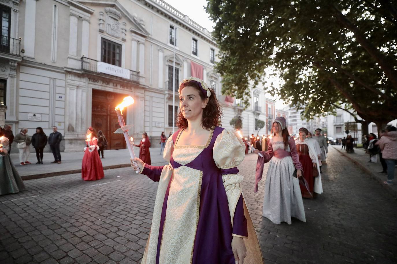 Desfile de antorchas por el quinto centenario del Palacio Real de Valladolid