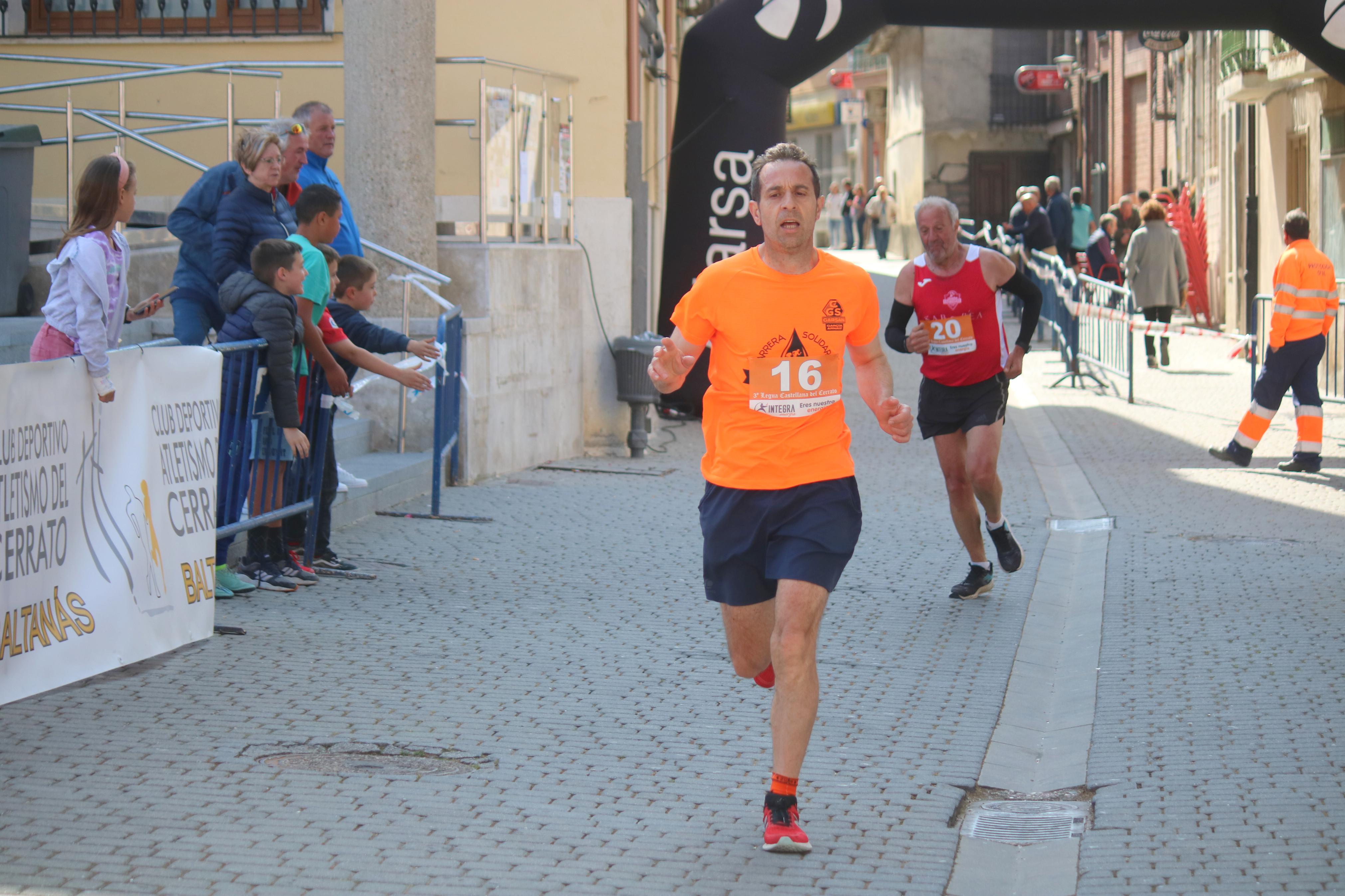 Pablo Marcos y Alicia Diago, vencedores de la IV Legua Castellana del Cerrato