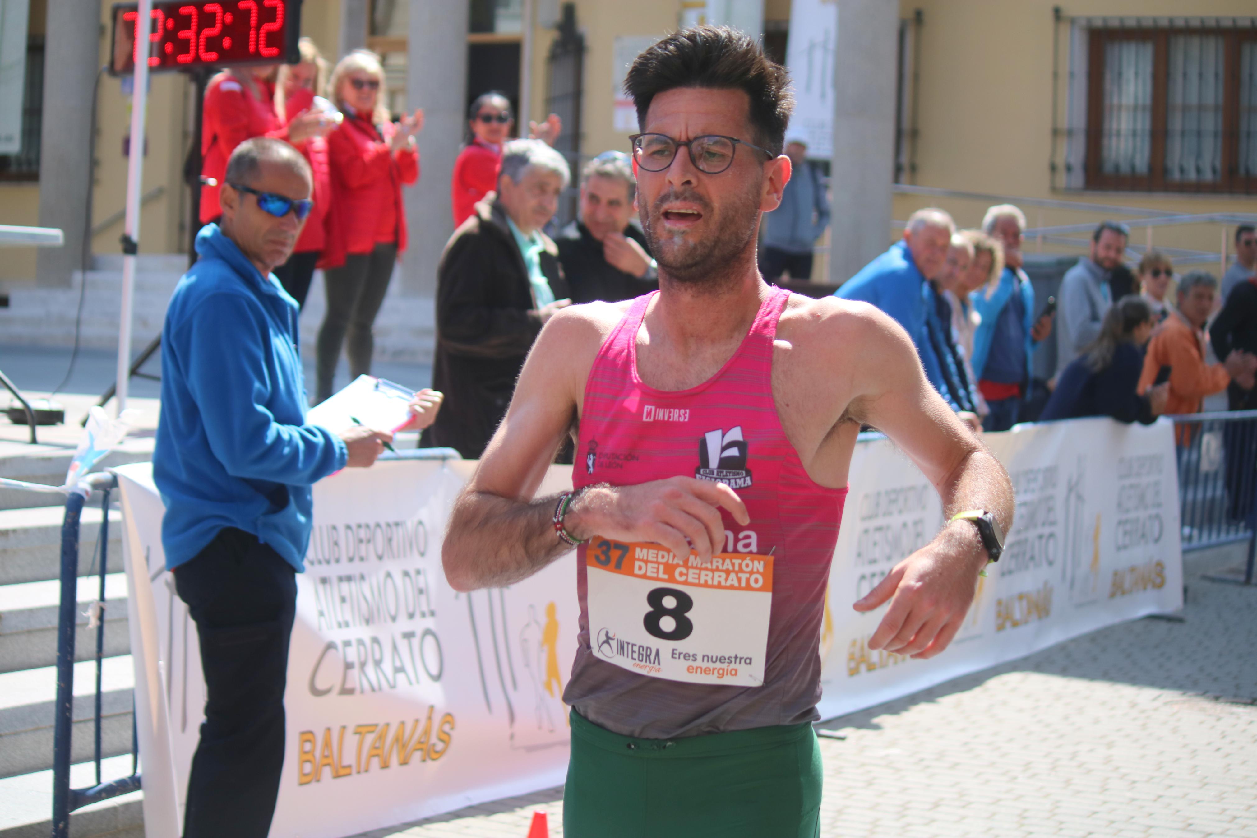 Javier Sangrador y Marta Medina reinan en la XXXVII Media Maratón del Cerrato