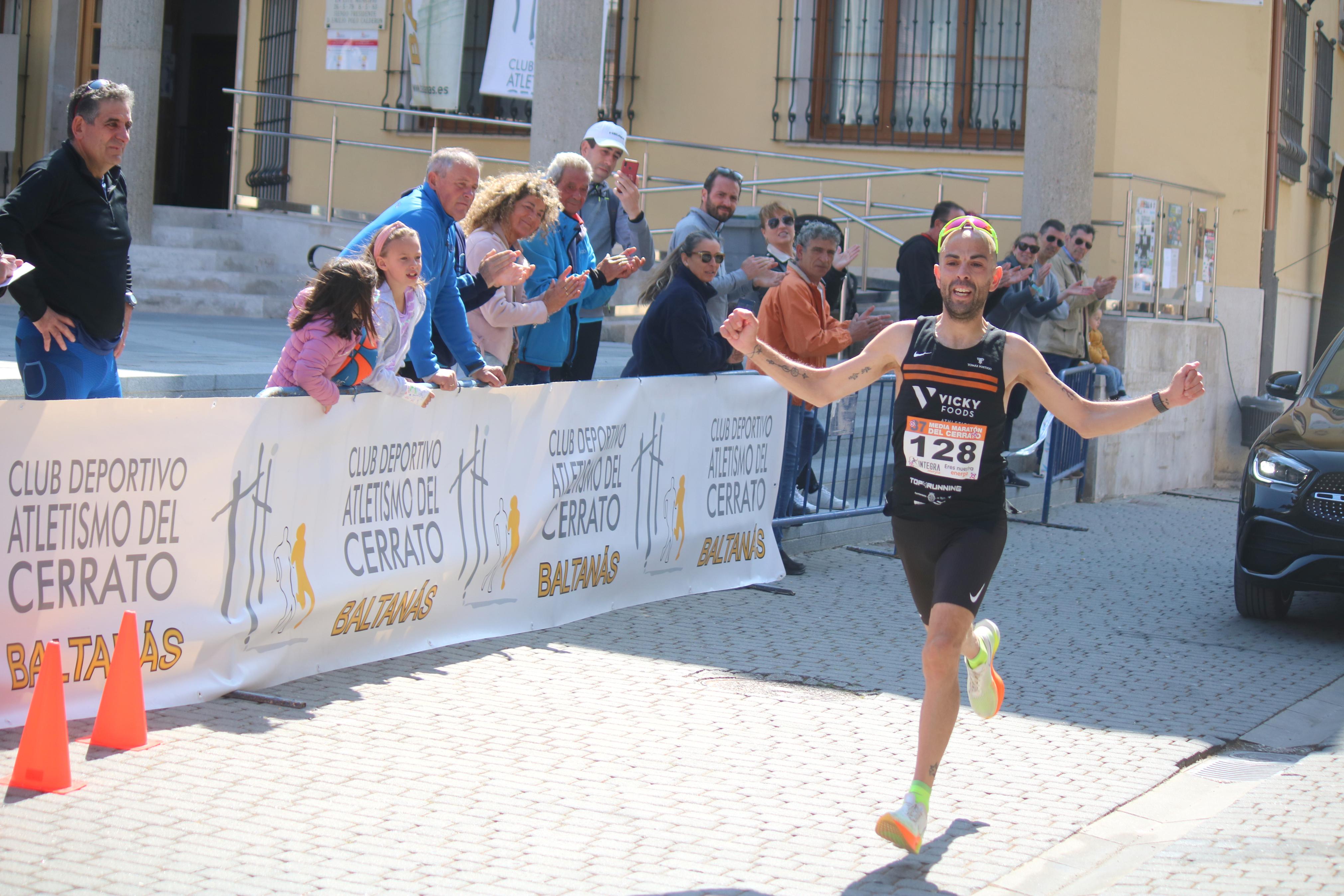 Javier Sangrador y Marta Medina reinan en la XXXVII Media Maratón del Cerrato