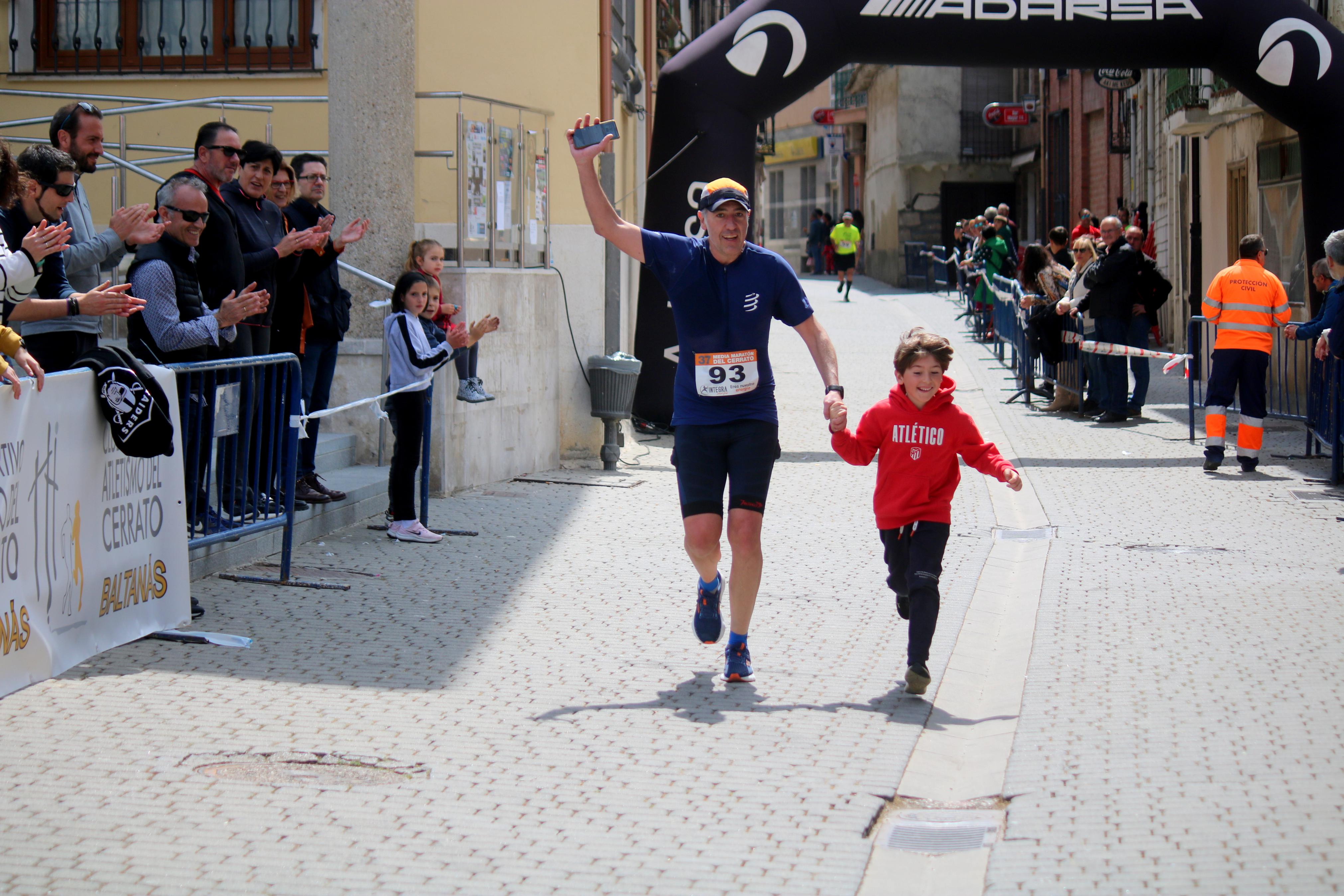 Javier Sangrador y Marta Medina reinan en la XXXVII Media Maratón del Cerrato