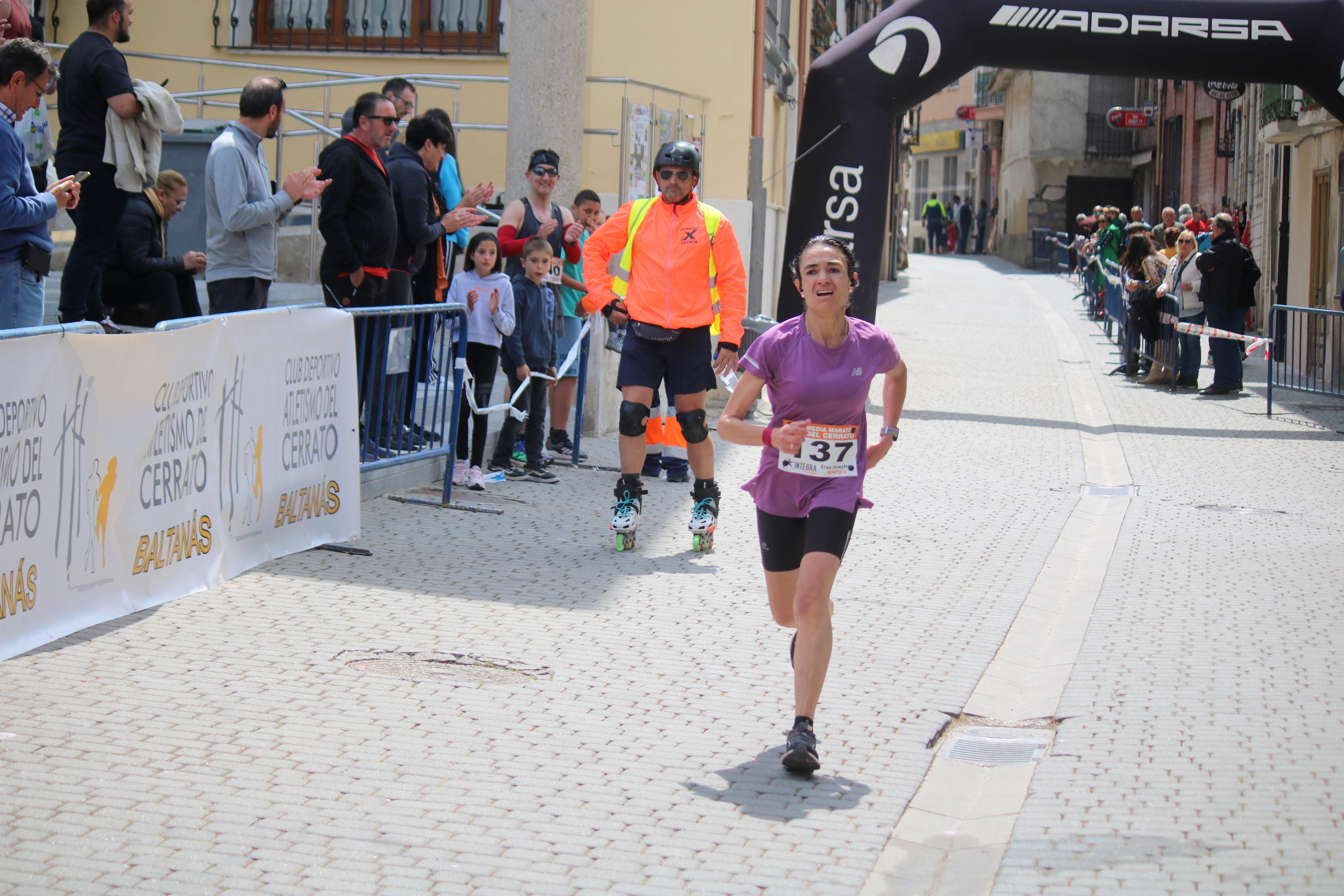 Javier Sangrador y Marta Medina reinan en la XXXVII Media Maratón del Cerrato