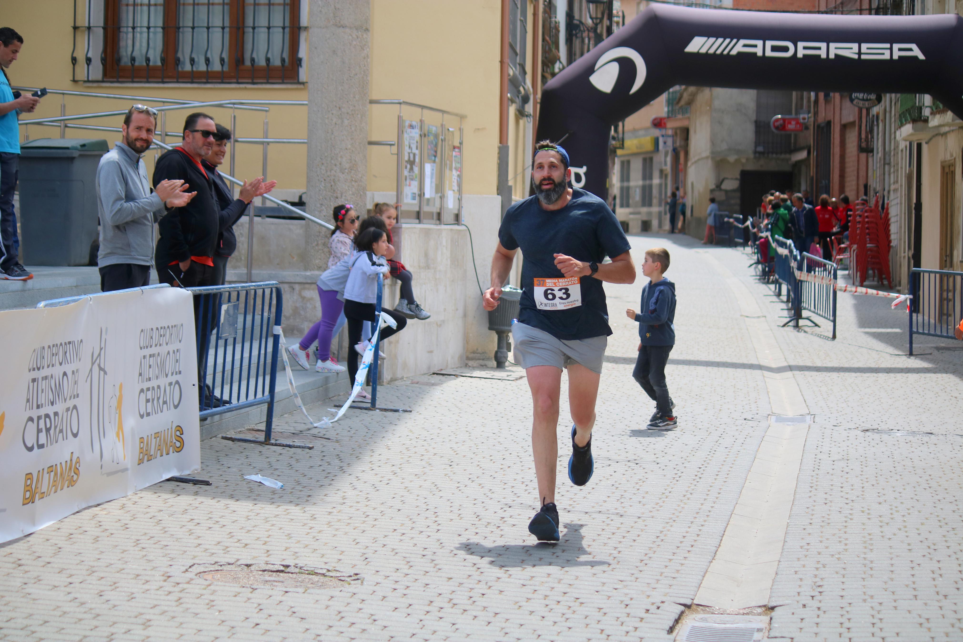 Javier Sangrador y Marta Medina reinan en la XXXVII Media Maratón del Cerrato