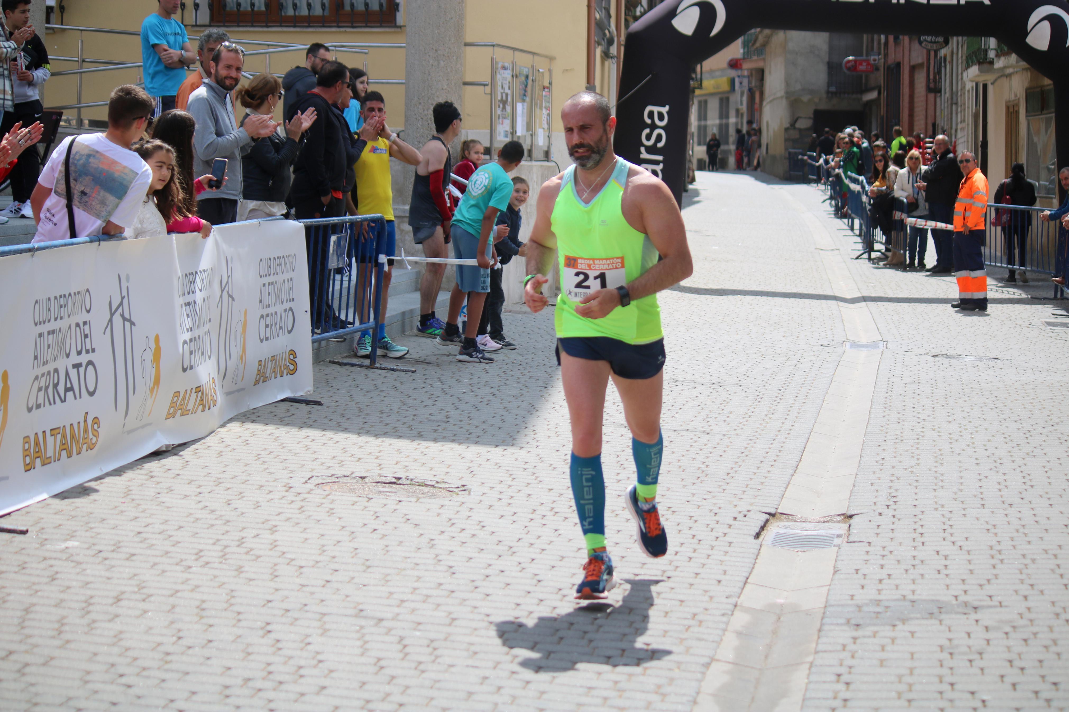 Javier Sangrador y Marta Medina reinan en la XXXVII Media Maratón del Cerrato